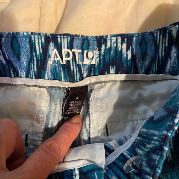 APT 9 CUFFED SHORTS BLUE STRETCH SIZE 4 - Picture 2 of 5